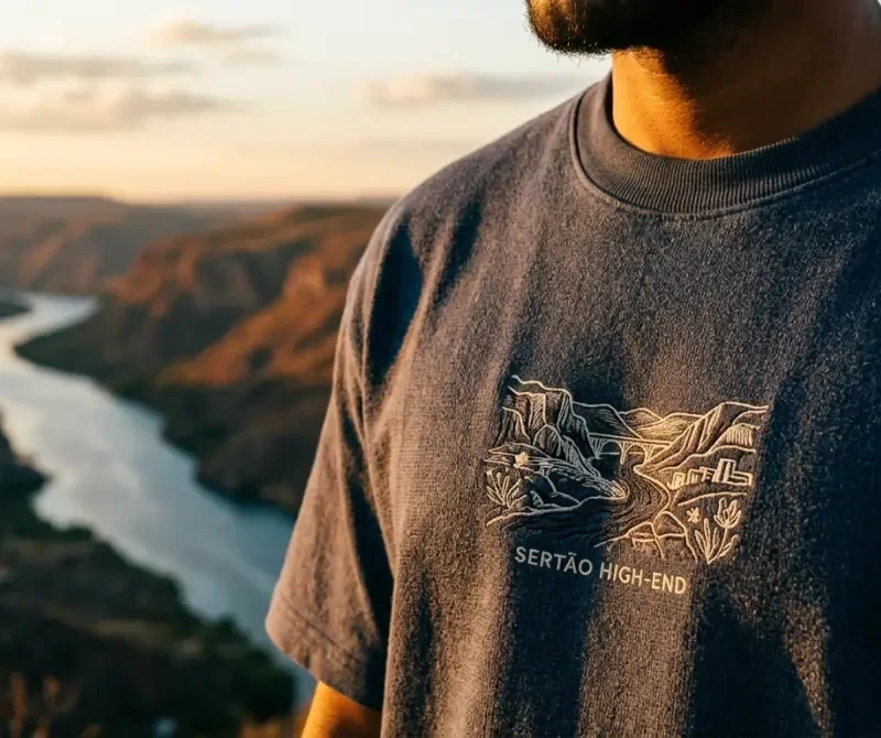 a psicologia do brio - detalhe técnico de camiseta brio co streetwear representando o conceito sertão high-end no vale do são francisco