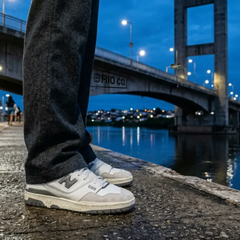 tênis casual retro - a peça que ancora o shape streetwear e nunca sai de moda - galpão brio company streetwear